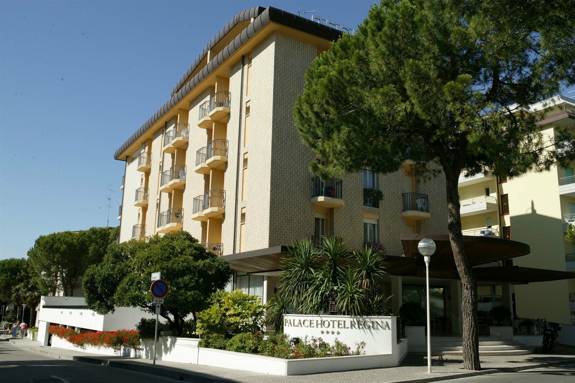 Palace Hotel Regina Bibione Exterior foto